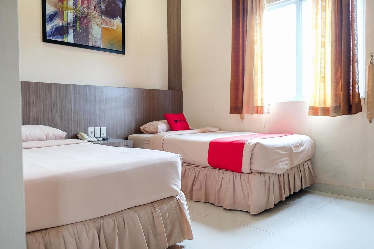 Reddoorz Plus Near Living World Pekanbaru Exterior photo